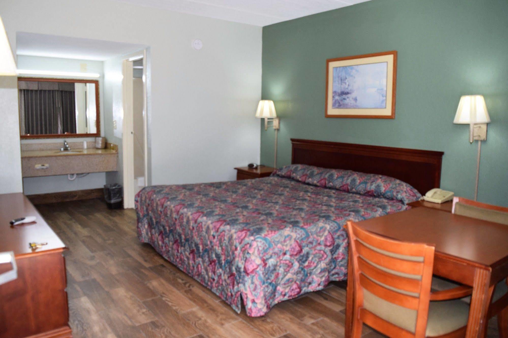 Liberty Inn Уейнсбъро Екстериор снимка