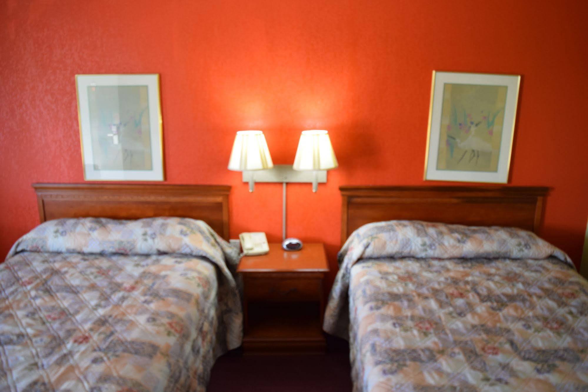 Liberty Inn Уейнсбъро Екстериор снимка